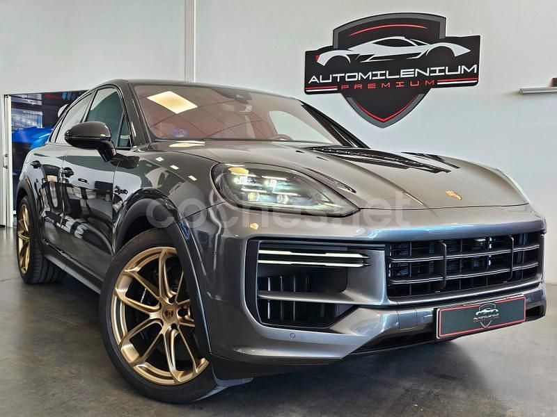 Gris / plata Usado 2024 Porsche Cayenne Turbo E-Hybrid SUV | 205.000 € - Imagen 1/4