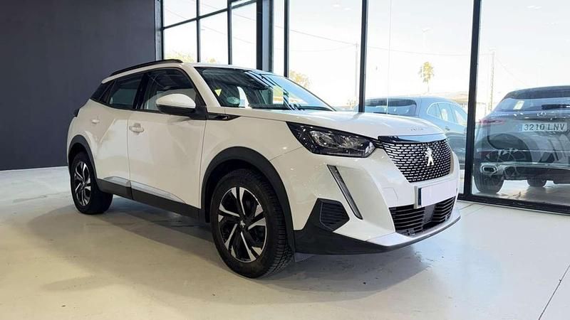 Usado Peugeot 2008 Active 110 CV (80 kW) 2020 Blanco SUV