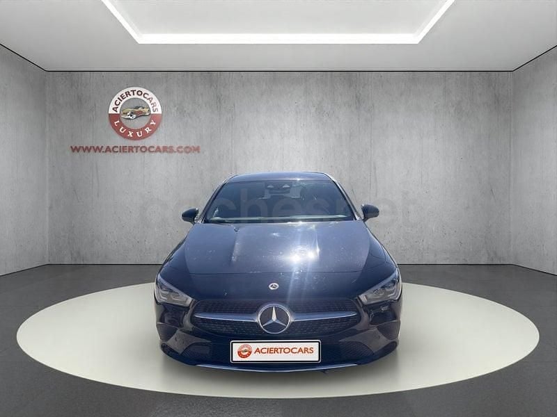 Usado Mercedes CLA200 Shooting Brake 150 CV (110 kW) 2020 Negro Familiar