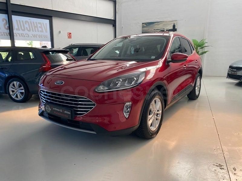 Usado Ford Kuga Titanium 150 CV (110 kW) 2019 Granate SUV