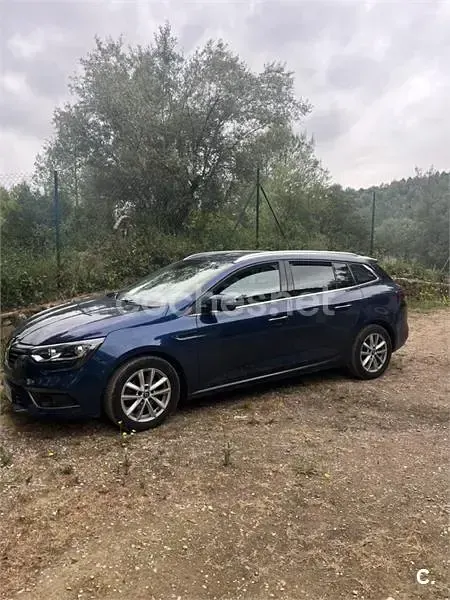 Usado Renault Mégane GrandTour Intens 100 CV (73 kW) 2016 Azul Familiar