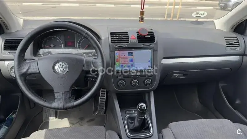 Usado VW Jetta Trendline 105 CV (77 kW) 2006 Gris / plata Berlina
