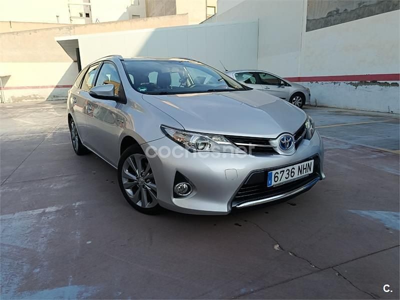Gris / plata Usado 2014 Toyota Auris Hybrid Advance Familiar | 8999 € (Precio justo) - Imagen 1/4
