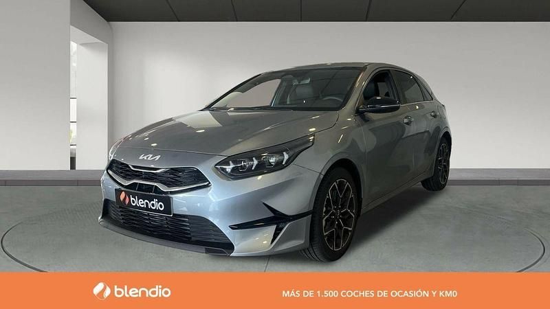 Usado Kia Ceed Style 100 CV (73 kW) 2025 Gris Utilitario