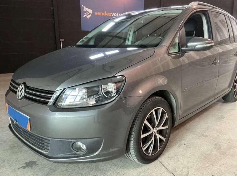 Usado VW Touran 105 CV (77 kW) 2015 Gris Monovolumen