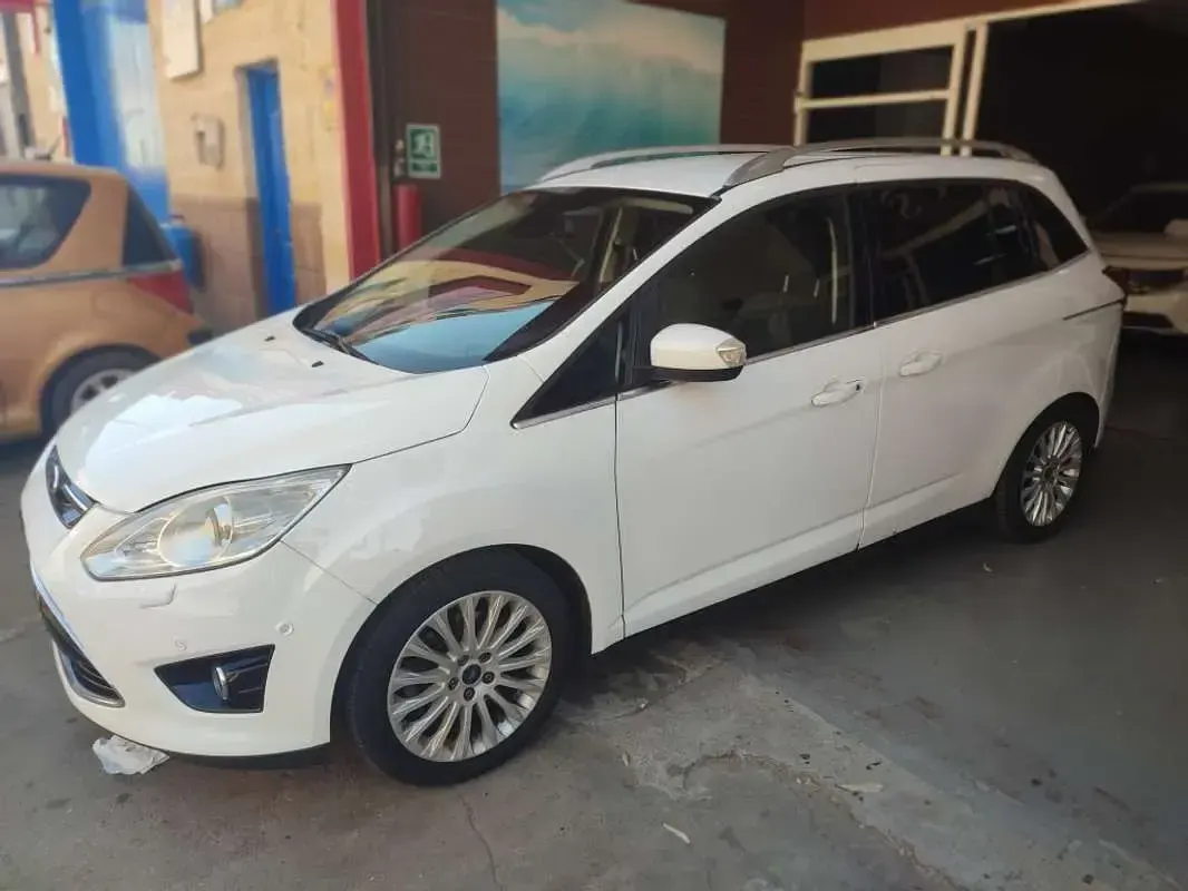 Usado Ford C-MAX Titanium 125 CV (91 kW) 2014 Blanco Monovolumen