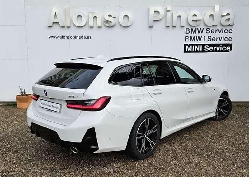 Usado BMW 318 M Sport 150 CV (110 kW) 2024 Blanco Familiar