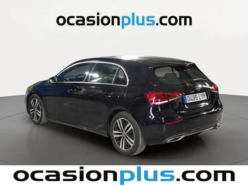 Usado Mercedes A180 116 CV (85 kW) 2022 Negro Utilitario