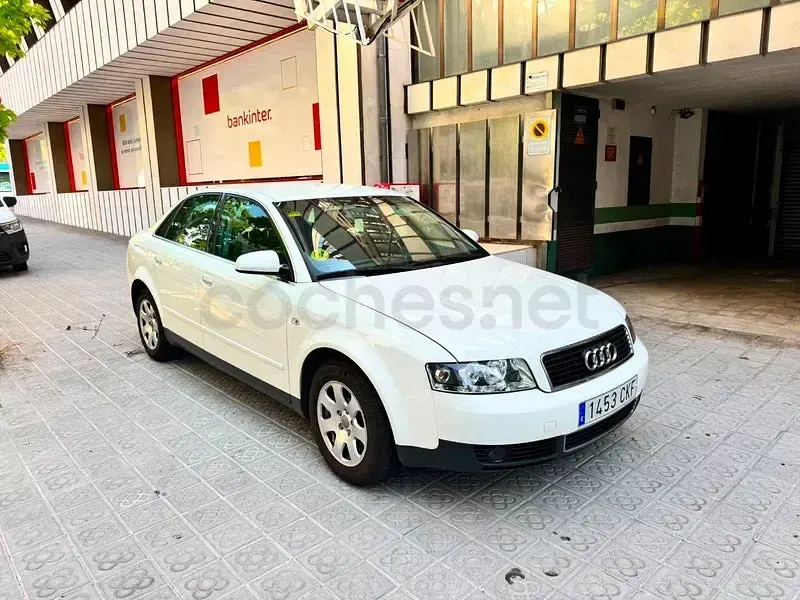 Usado Audi A4 130 CV (95 kW) 2003 Blanco Berlina