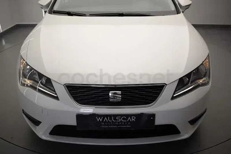 Usado Seat Leon Reference 105 CV (77 kW) 2014 Blanco Berlina
