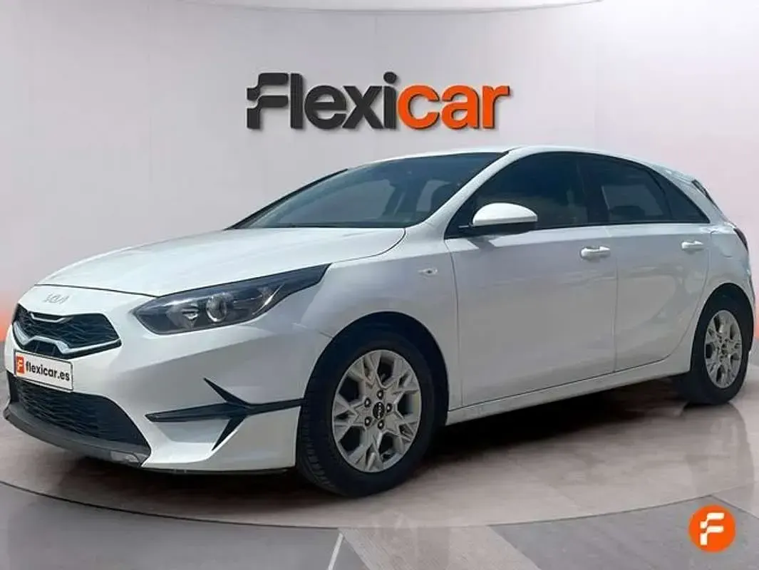 Usado Kia Ceed 101 CV (74 kW) 2021 Blanco Utilitario