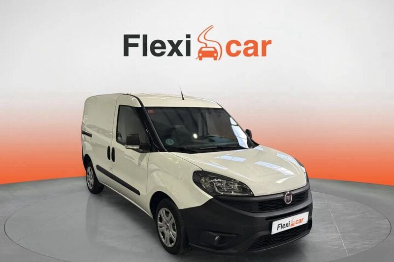 Blanco Usado 2023 Fiat Doblò Easy Monovolumen | 11.290 € (Buen precio) - Imagen 1/4