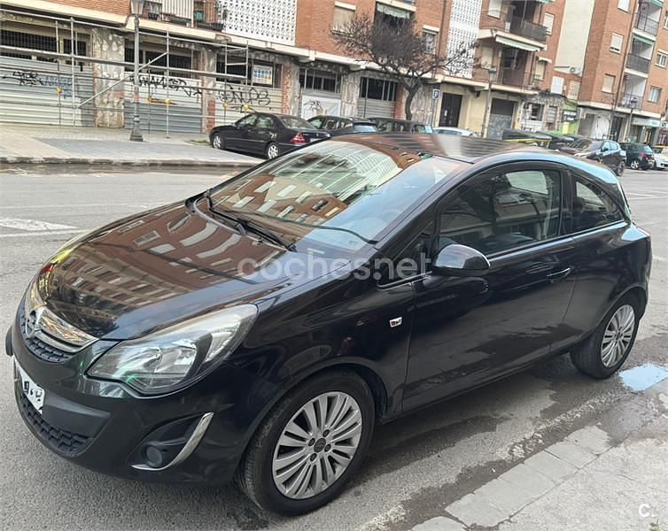 Usado Opel Corsa Selective 85 CV (62 kW) 2014 Negro Utilitario