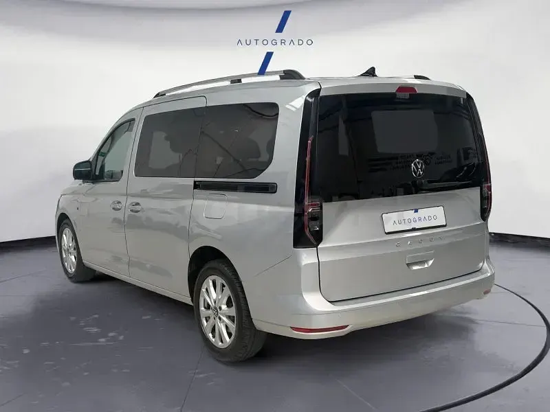 Usado VW Caddy Maxi 114 CV (83 kW) 2023 Gris / plata Monovolumen