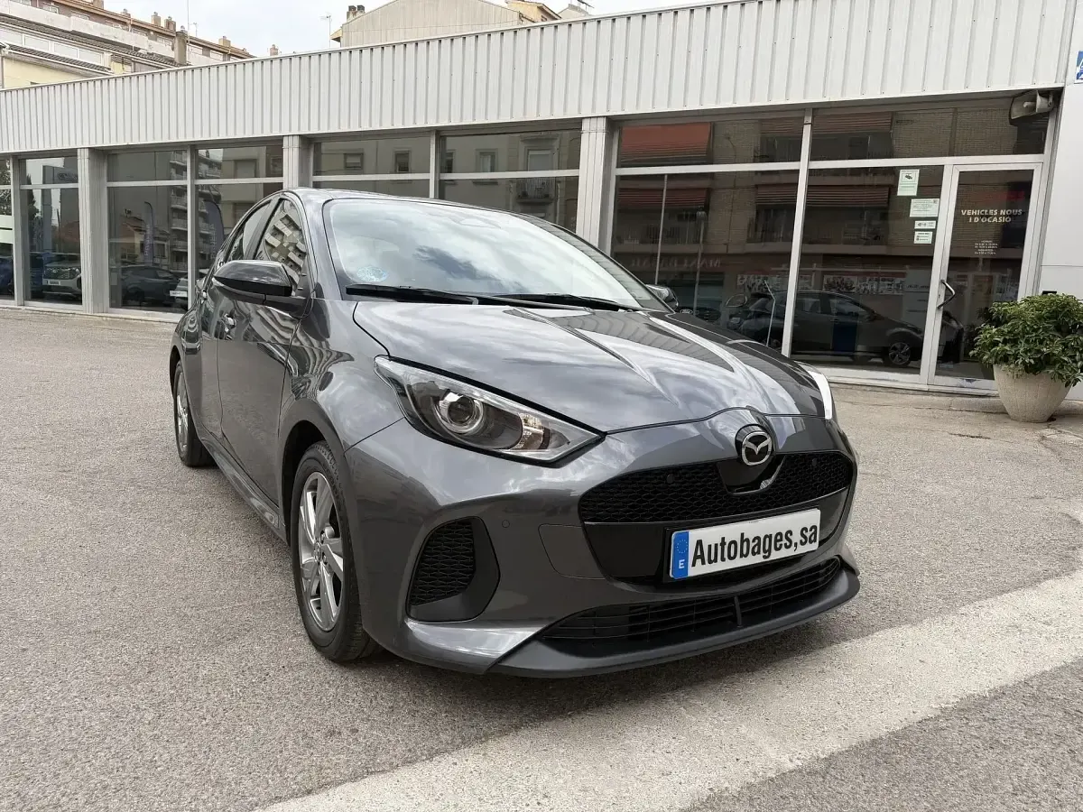 Usado Mazda 2 Exclusive-Line 116 CV (85 kW) 2025 Gris Utilitario