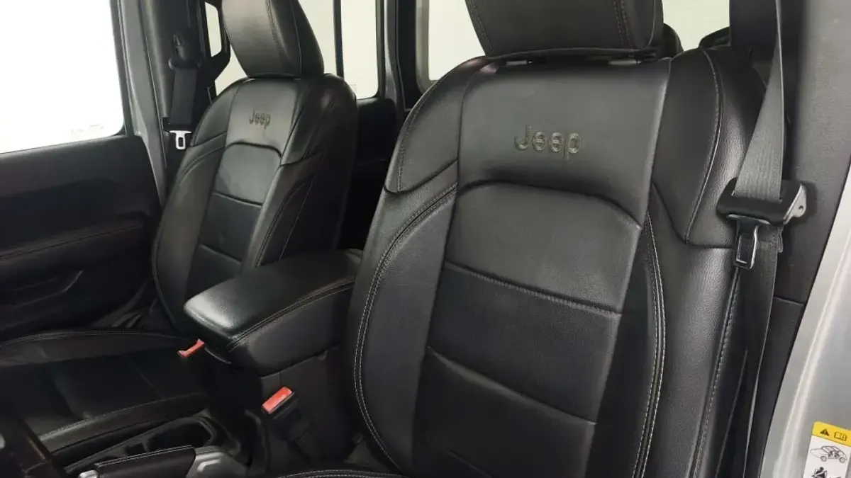 Käytetty Jeep Wrangler Unlimited Sahara 200 HP (147 kW) 2019 Harmaa Katumaasturi