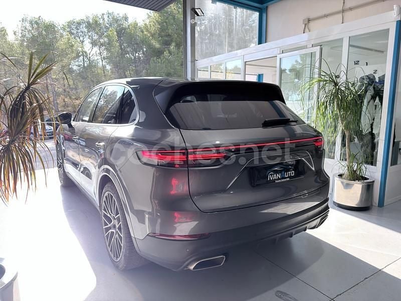 Usado Porsche Cayenne 340 CV (250 kW) 2021 Gris / plata SUV