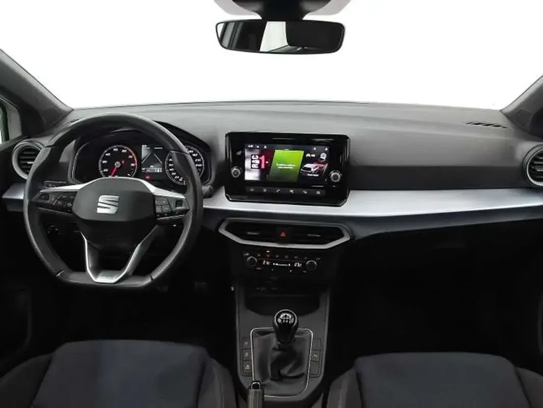 Usado Seat Ibiza FR 105 CV (77 kW) 2023 Blanco Utilitario