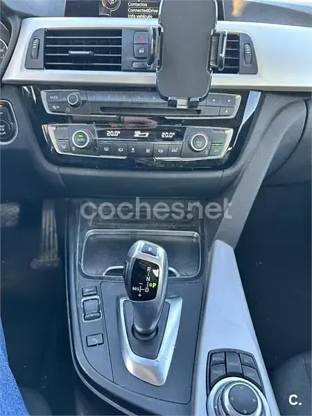 Usado BMW 318 Comfort Edition 150 CV (110 kW) 2016 Negro Berlina