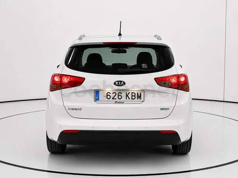Usado Kia Ceed Sportswagon 110 CV (80 kW) 2017 Blanco Familiar