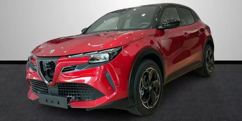 Verde Nuevo 2024 Alfa Romeo Junior | 35.099 € (Caro) - Imagen 1/4