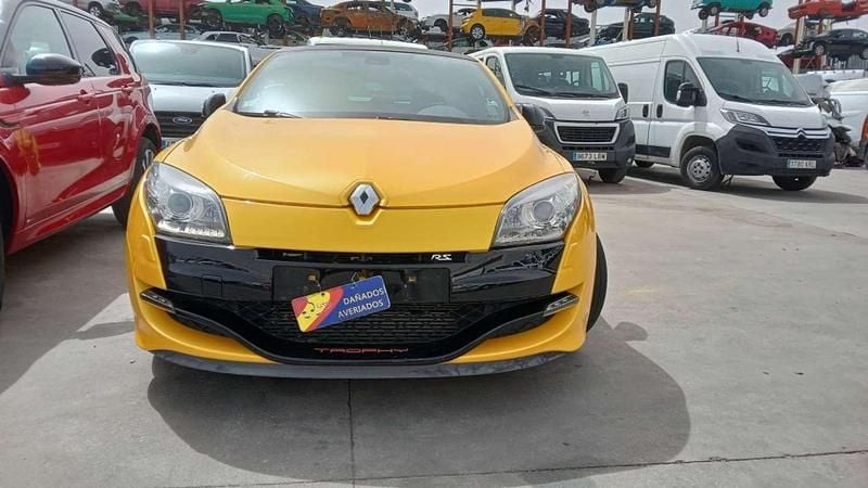 Amarillo Usado 2011 Renault Mégane III Trophy Coupe | 10.900 € - Imagen 1/4