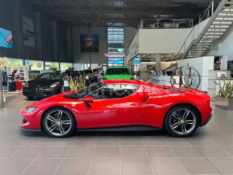 Usado Ferrari 296 831 CV (611 kW) 2023 Rojo Coupe