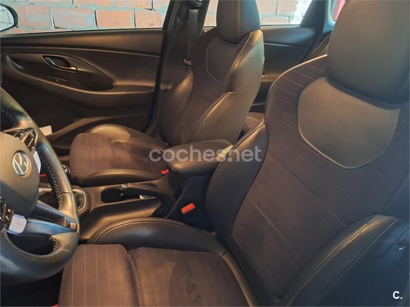 Negro Usado 2018 Hyundai i30 N Performance Berlina | 20.000 € (Super precio) - Imagen 1/4