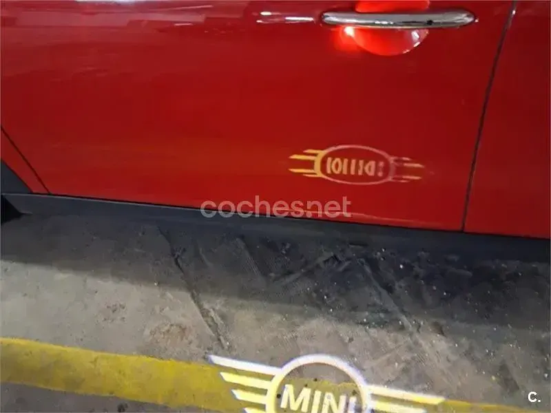 Usado Mini ONE 102 CV (75 kW) 2020 Rojo Utilitario