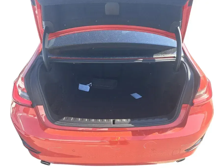 Usado BMW 318 Comfort Edition 150 CV (110 kW) 2022 Rojo Berlina