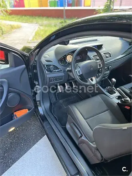 Usado Renault Mégane Dynamique 130 CV (95 kW) 2011 Negro Berlina