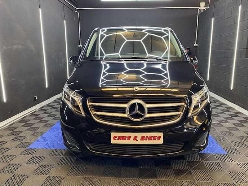 Usado Mercedes V220 Elegance 2019 Negro Monovolumen