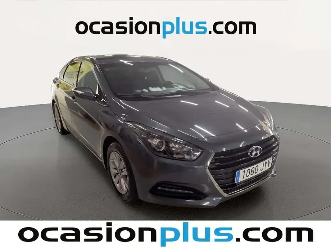 Usado Hyundai i40 116 CV (85 kW) 2017 Gris Berlina