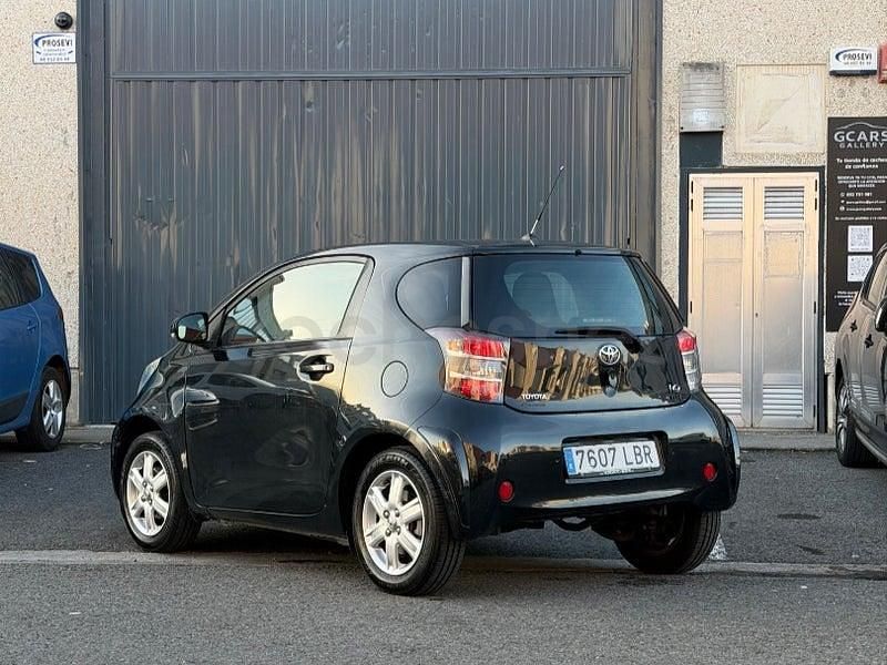 Usado Toyota iQ 68 CV (50 kW) 2009 Negro Utilitario