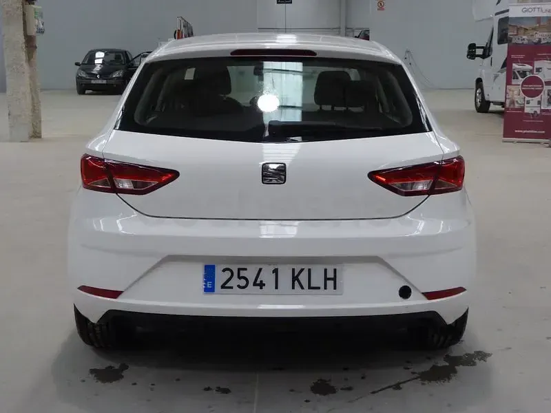 Usado Seat Leon Reference 115 CV (84 kW) 2018 Blanco Berlina