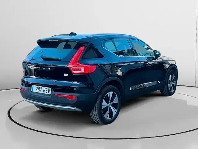 Usado Volvo XC40 Inscription 211 CV (155 kW) 2021 Negro SUV