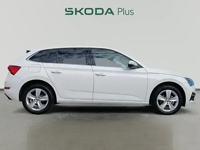 Usado Skoda Scala Ambition 95 CV (69 kW) 2020 Blanco Utilitario