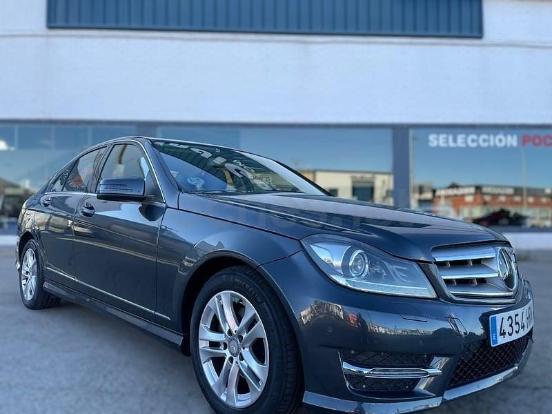 Usado Mercedes C220 Avantgarde 170 CV (125 kW) 2014 Gris / plata Berlina