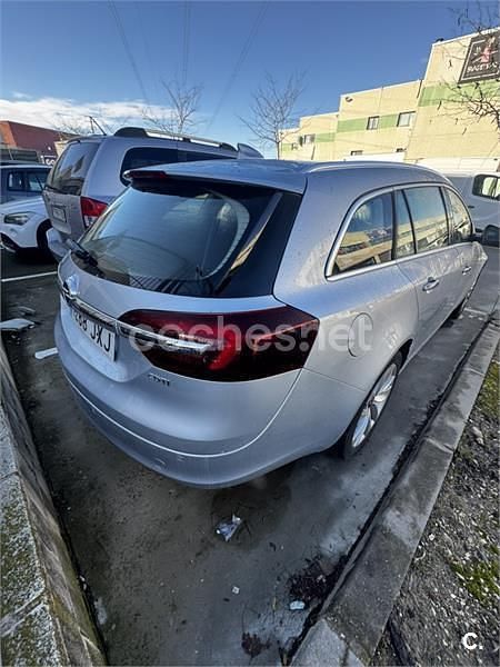 Usado Opel Insignia Selective 136 CV (100 kW) 2017 Gris / plata Familiar