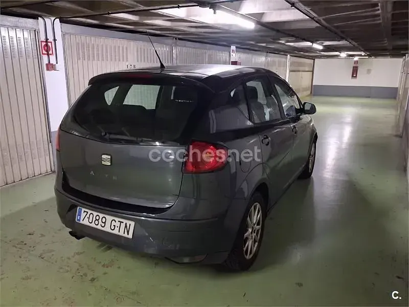 Usado Seat Altea Style 125 CV (91 kW) 2010 Azul Monovolumen