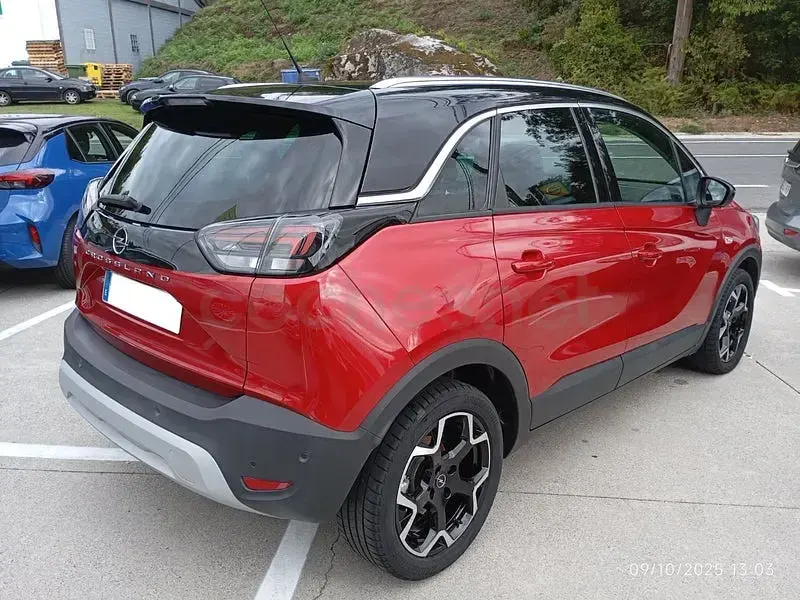 Occasion Opel Crossland X Ultimate 110 PK (80 kW) 2024 Rood SUV