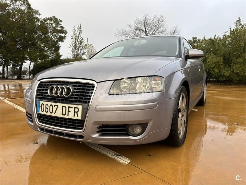 Usado Audi A3 Ambiente 140 CV (102 kW) 2005 Gris / plata Berlina