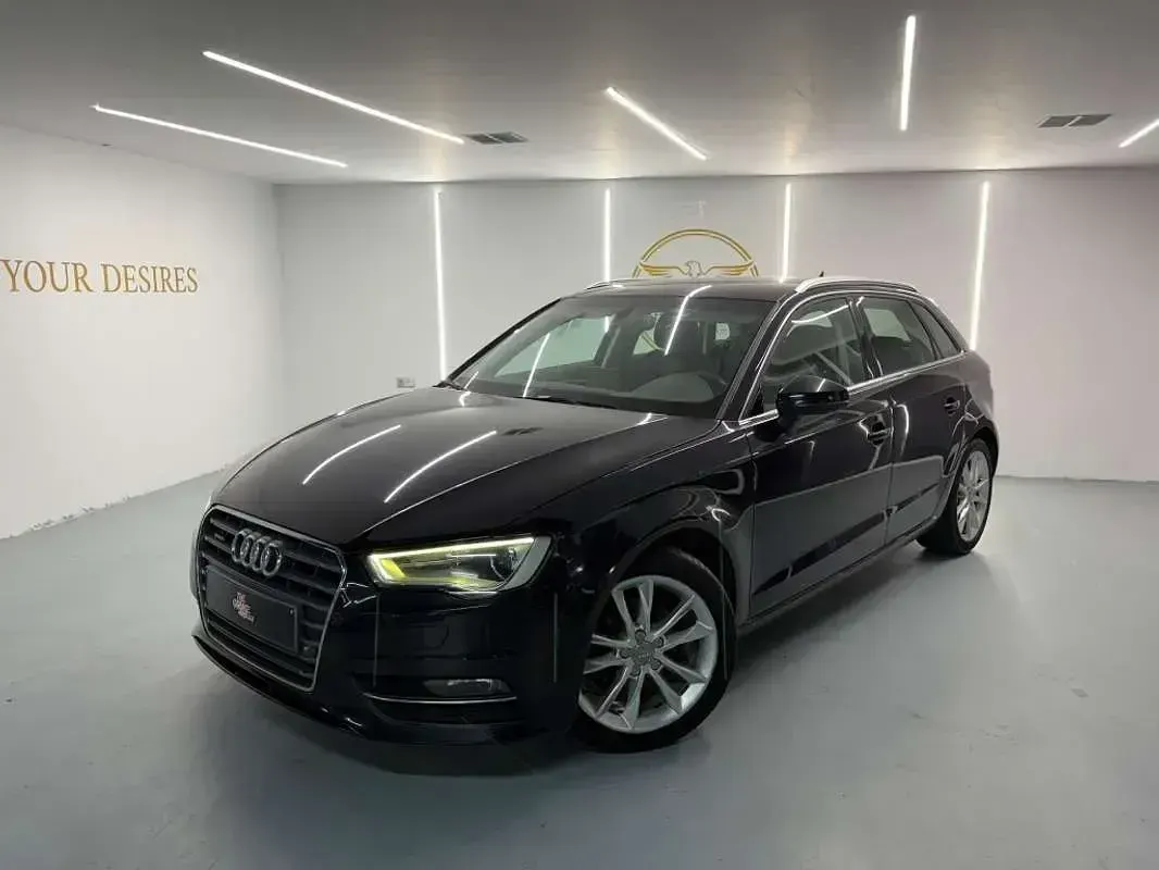 Usado Audi A3 Sportback Attraction 150 CV (110 kW) 2015 Negro Utilitario