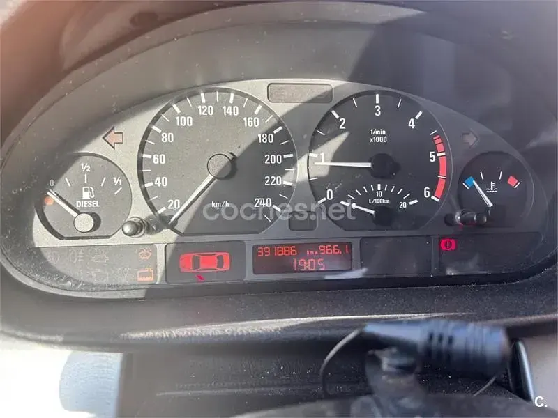 Usado BMW 320 136 CV (100 kW) 2002 Gris / plata Berlina