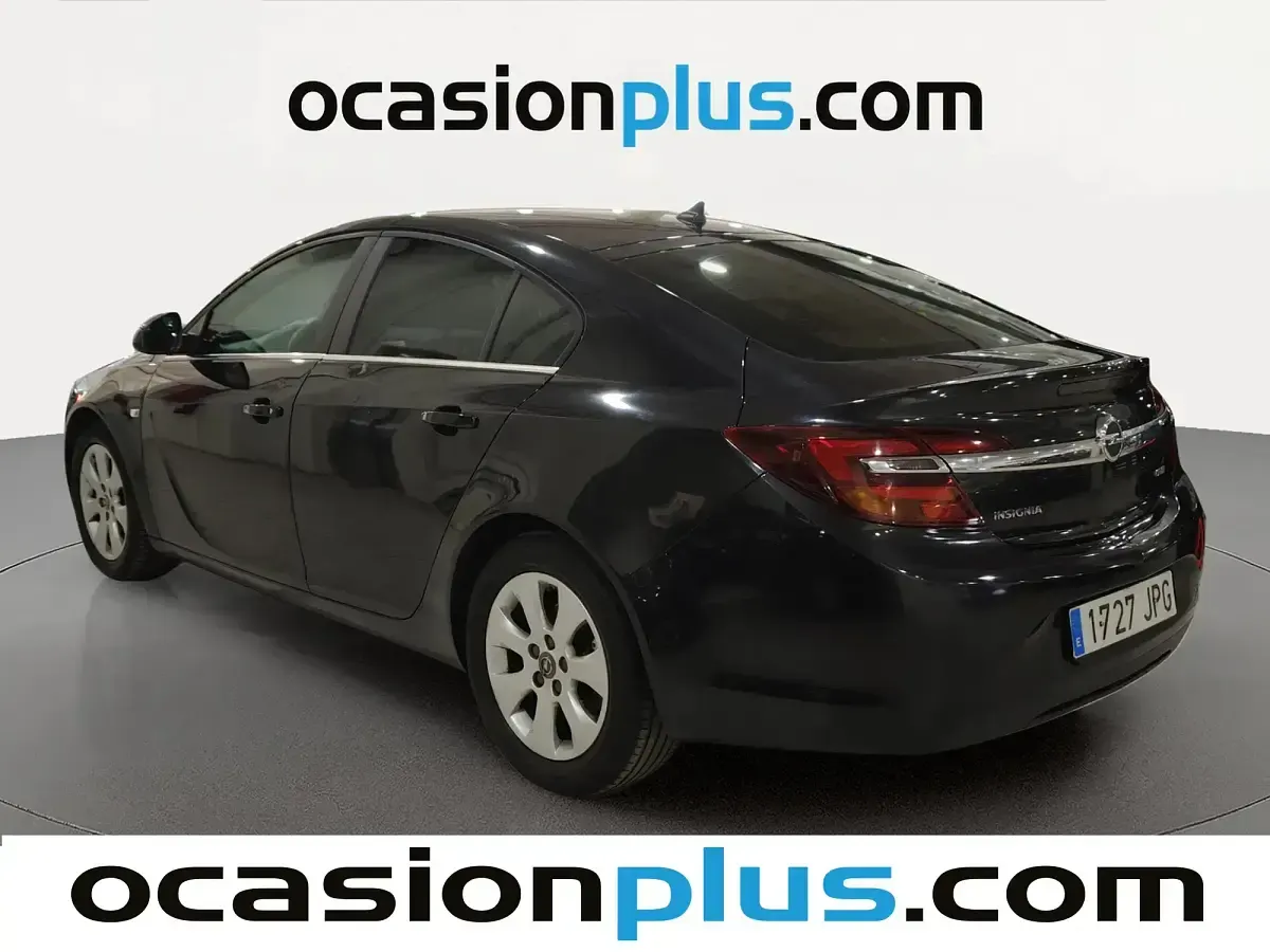 Usado Opel Insignia Selective 136 CV (100 kW) 2016 Negro Berlina