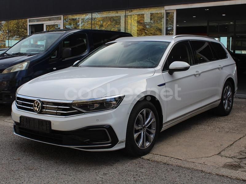 Blanco Usado 2021 VW Passat GTE Familiar | 23.850 € (Un poco caro) - Imagen 1/4
