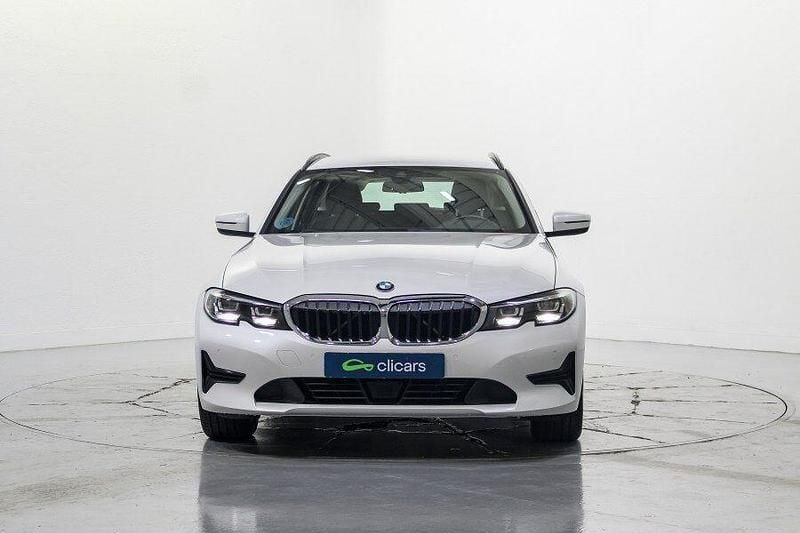 Usado BMW 318 150 CV (110 kW) 2022 Blanco Familiar
