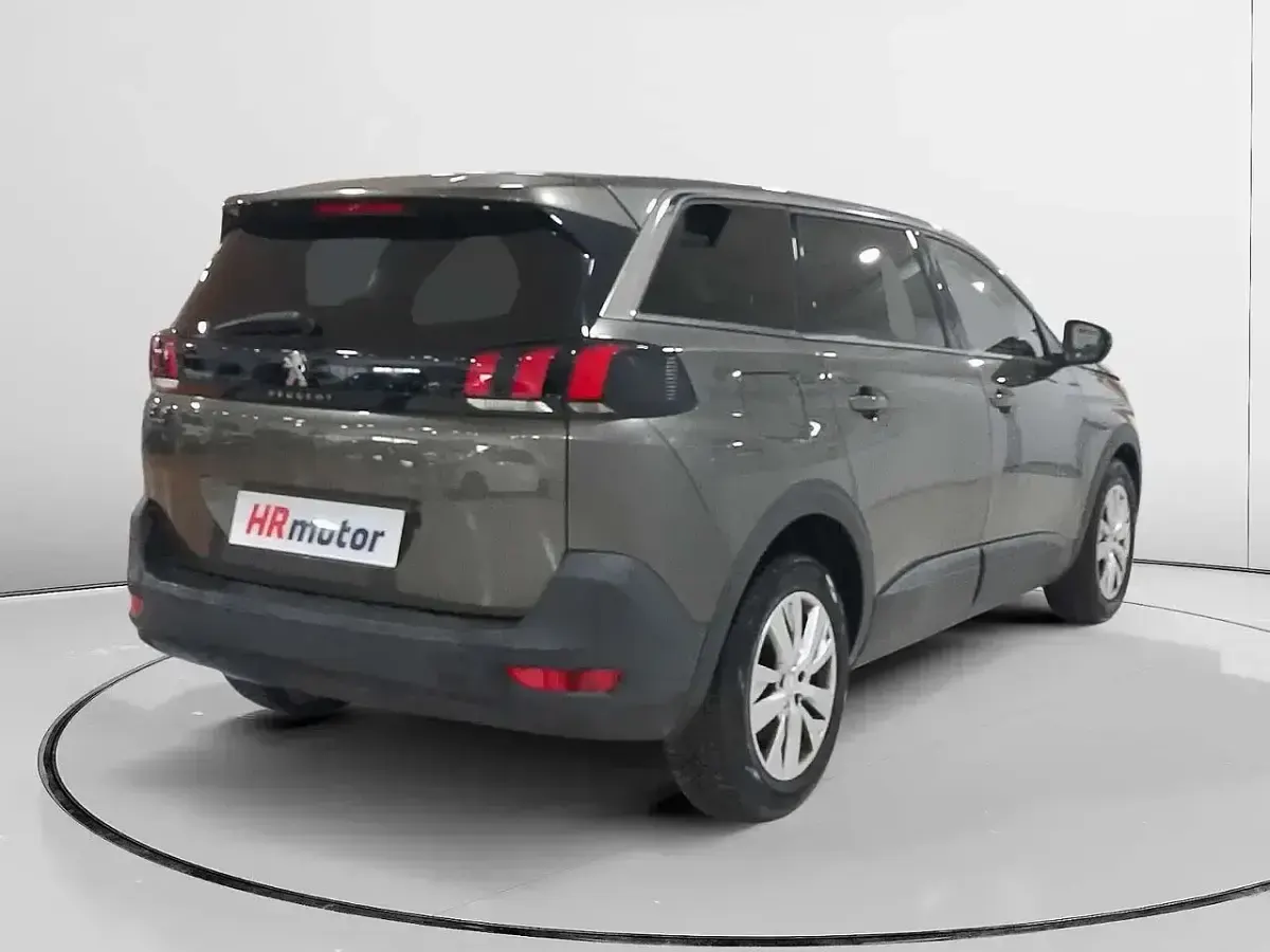 Usado Peugeot 5008 Active 131 CV (96 kW) 2020 Gris SUV