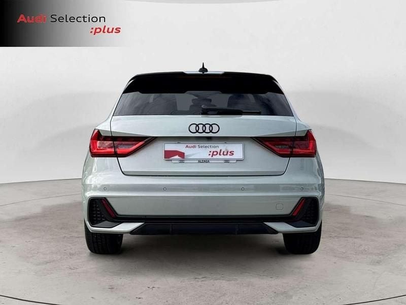 Usado Audi A1 Sportback Black Edition 110 CV (80 kW) 2024 Gris Utilitario