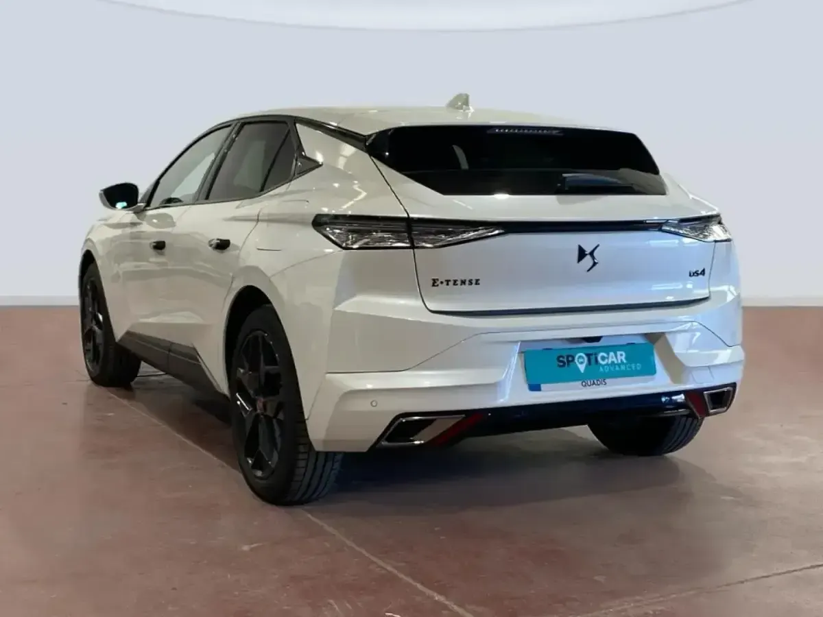 Usado DS Automobiles DS4 Performance Line Plus 225 CV (165 kW) 2023 Blanco Berlina